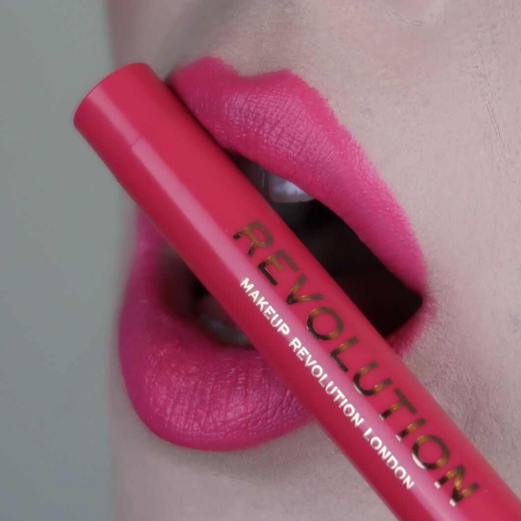 Makeup Revolution Velvet Kiss Lip Crayon Cutie
