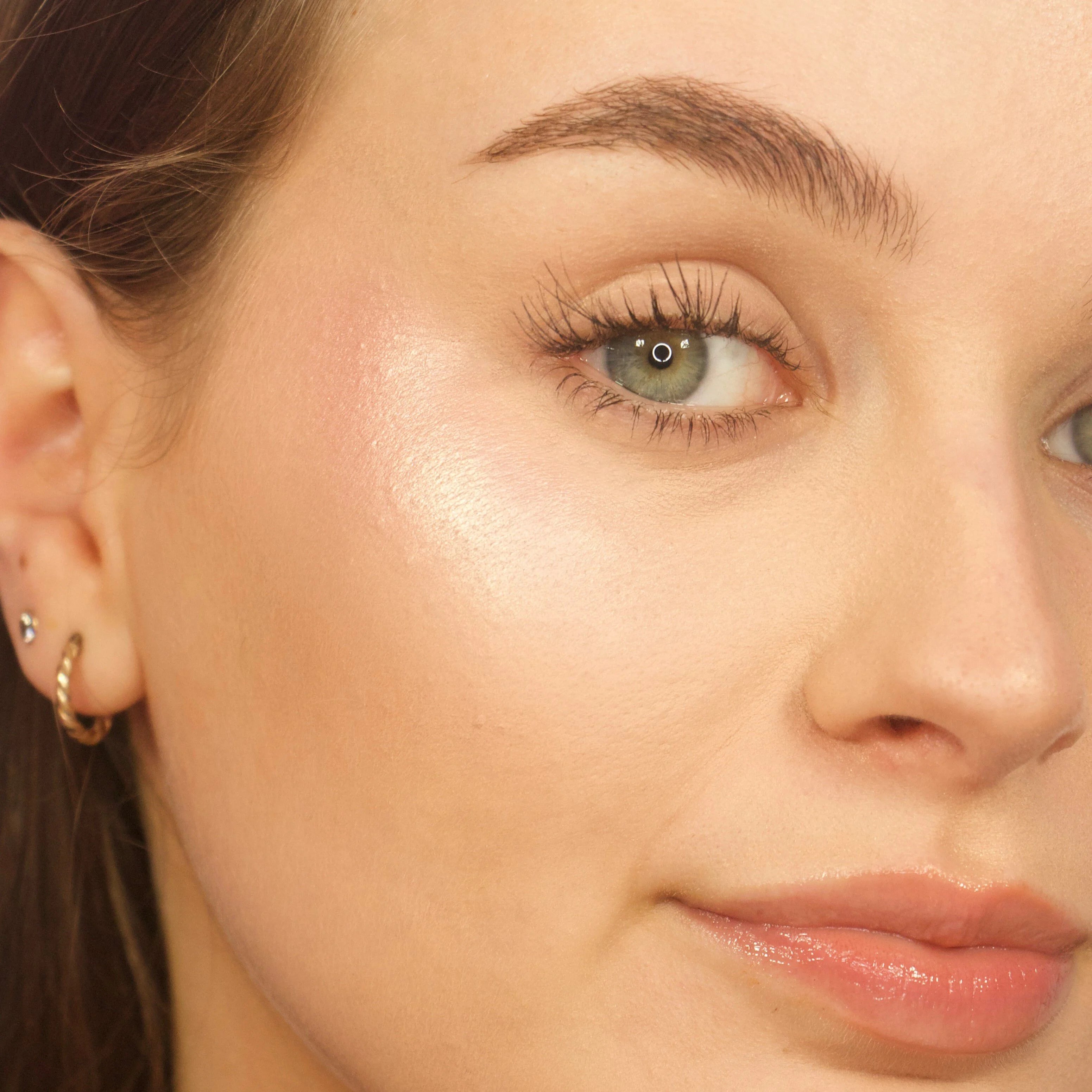 Makeup Revolution Beam Bright Highlighter Pink Seduction