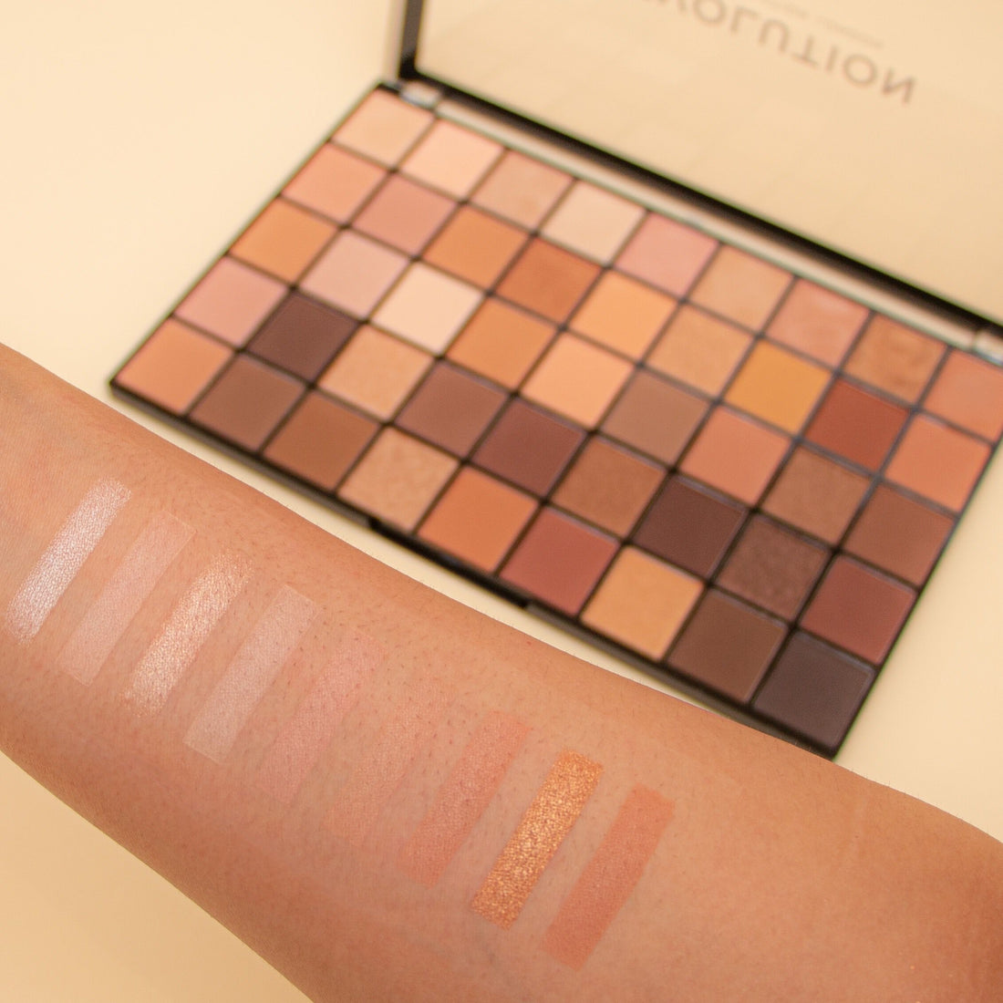 Makeup Revolution Maxi Reloaded Eyeshadow Palette