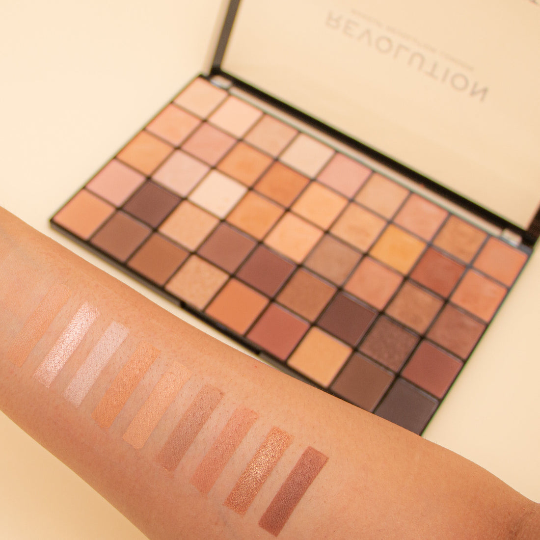 Makeup Revolution Maxi Reloaded Eyeshadow Palette