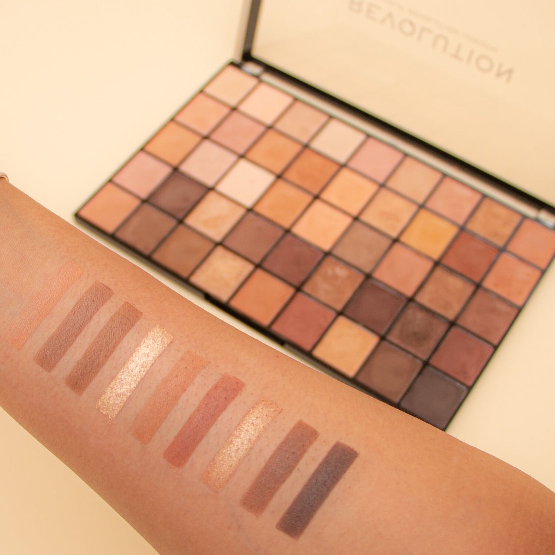 Makeup Revolution Maxi Reloaded Eyeshadow Palette