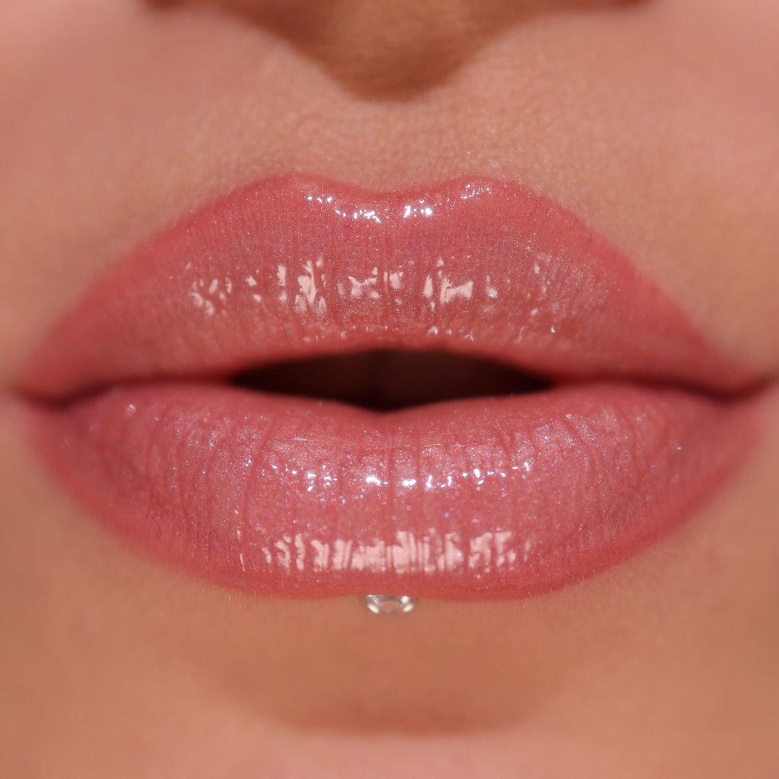 Revolution Pout Bomb Shimmer Gloss Shine Pink