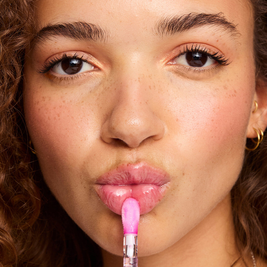 Revolution Pout Lip Oil Raspberry Pink