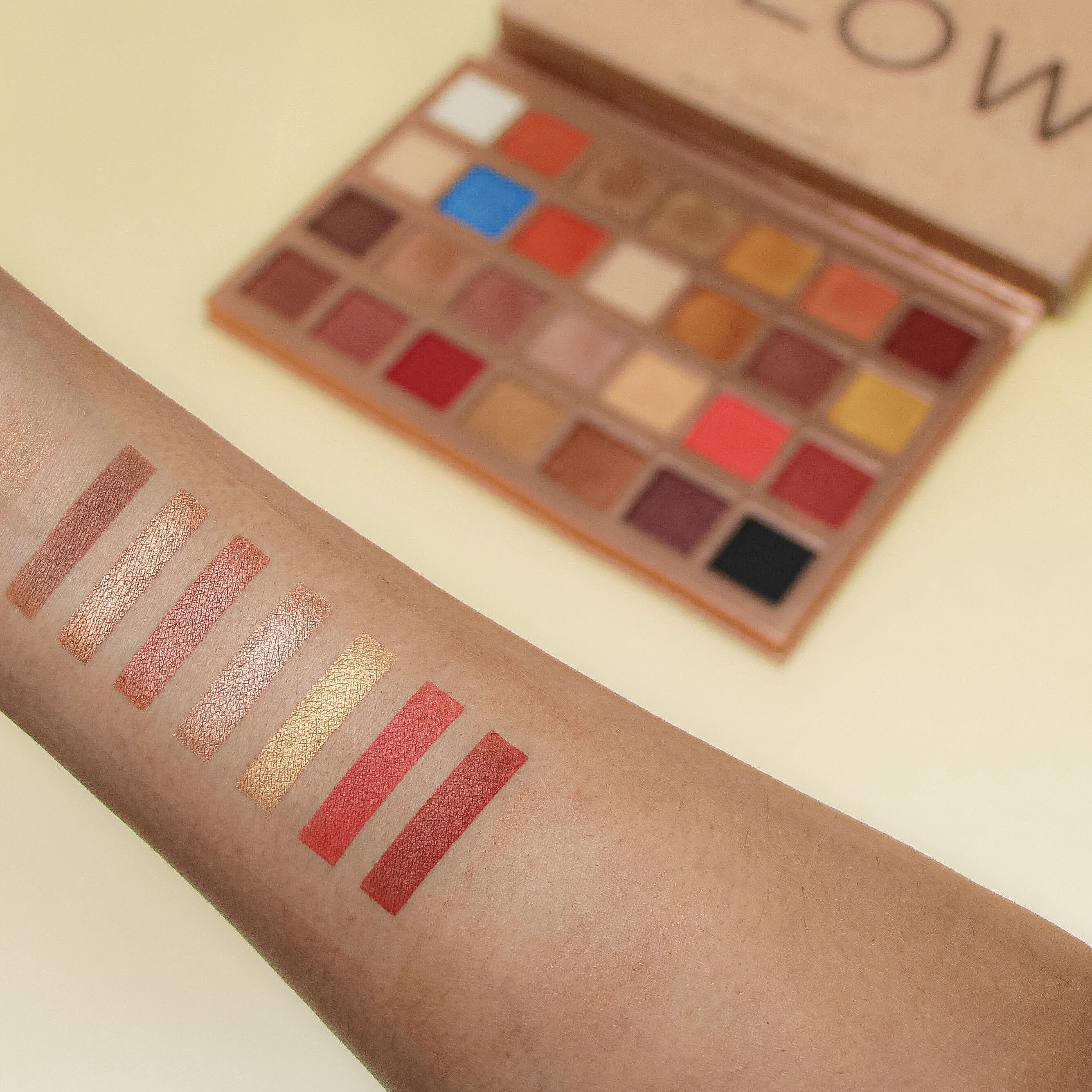 Makeup Revolution Glow Heatwave Eyeshadow Palette