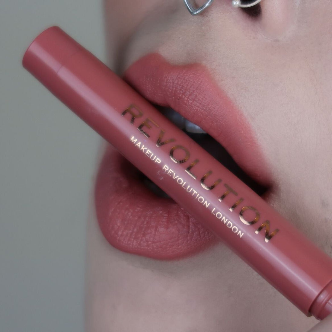 Revolution Velvet Kiss Lip Crayon Heart Race Peach Nude